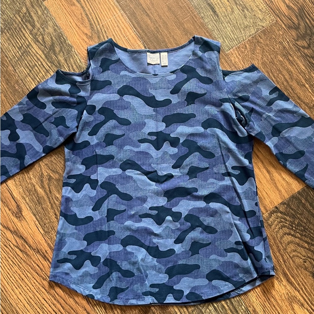 Cold shoulder top